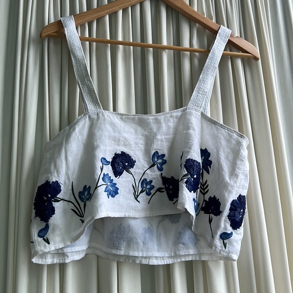 Club Monaco - size medium - white tank top 100% linen w beautiful blue flowers - Picture 4 of 5